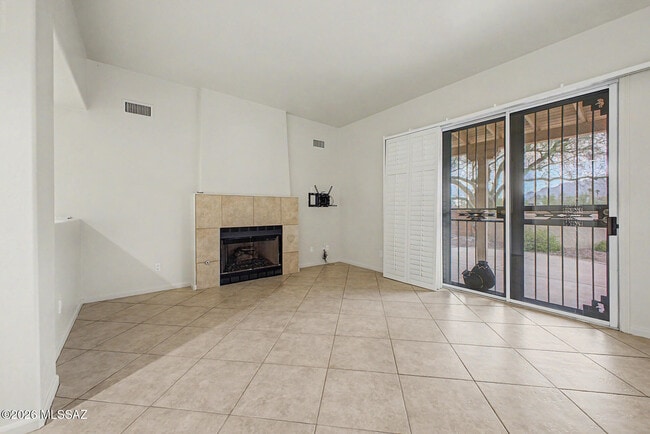 Building Photo - 5555 N Cres Ridge Dr