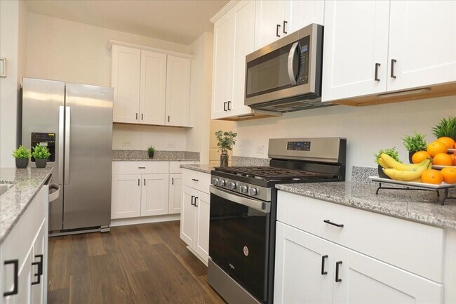 Building Photo - 14463 Cedar Ledge Ln