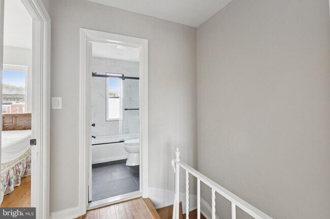 Building Photo - Charming 2-Bedroom Townhome Beautifully Updated and Convenient