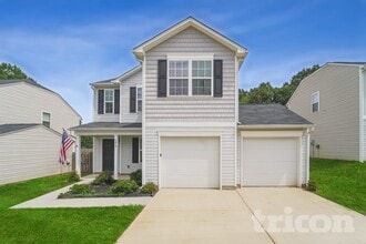 Building Photo - 5819 Hewitt Dr