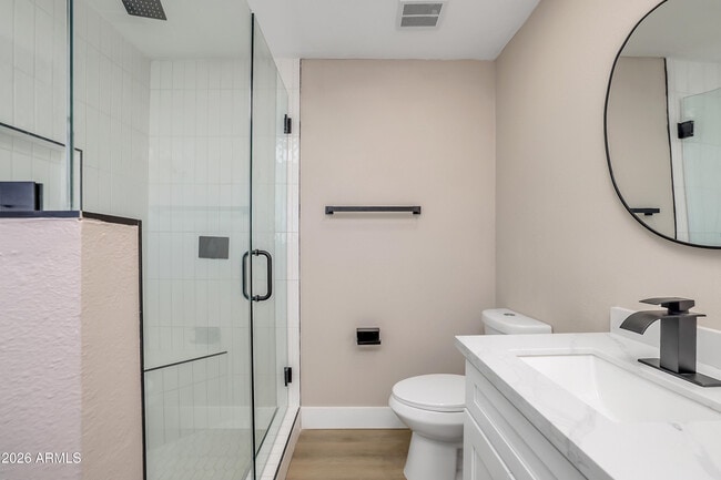 Building Photo - 1018 W Ivanhoe St