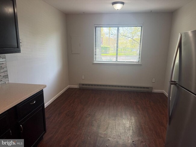 Building Photo - 612 N Shady Retreat Rd