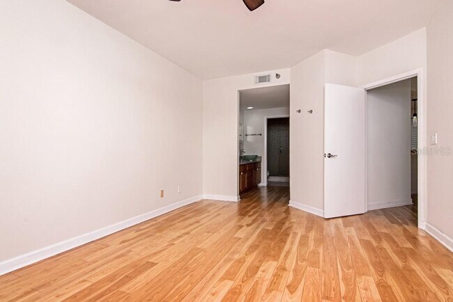 Building Photo - 1002 S Harbour Island Blvd
