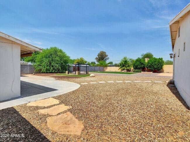 Building Photo - 12210 N 67th St