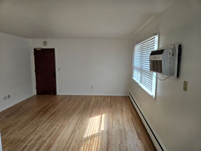 Building Photo - 4200 Lake Breeze Ave N