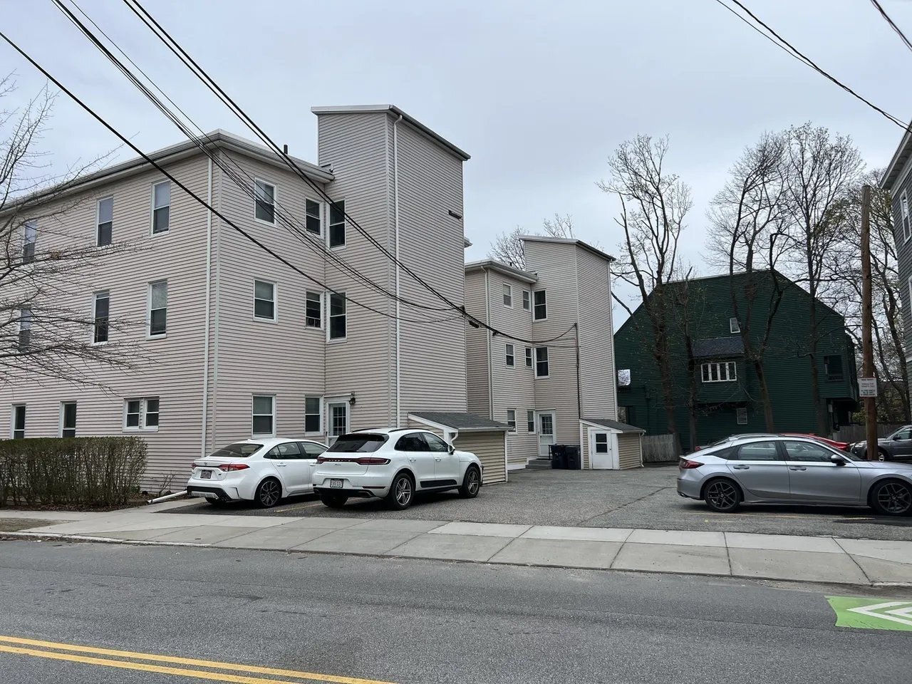 Building Photo - 2 Sherman St