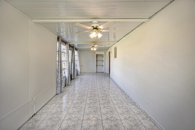 Building Photo - 2734 Ponce De Leon Blvd