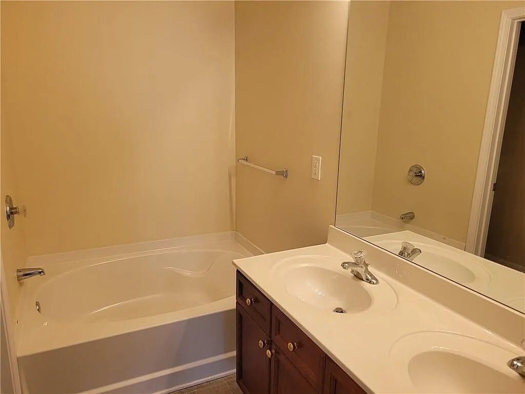 Building Photo - 2425 Clock Face Ct