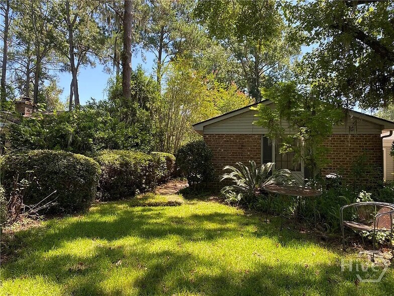 Building Photo - 12438 Largo Dr
