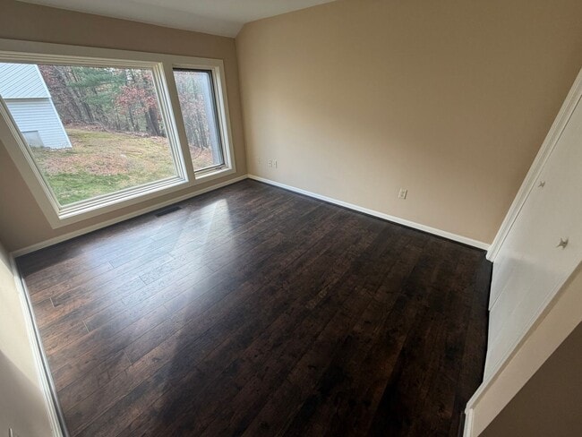 Building Photo - 3 Bedroom, 1.5 bath detached condo at Kens...