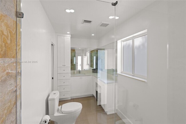 Building Photo - 5236 SW 64th Ave