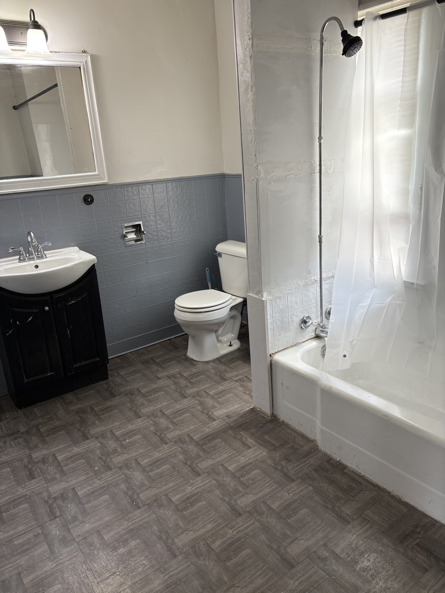 Upstairs bathroom - 2700 2nd St NW