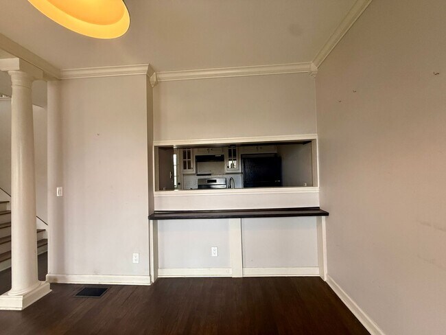 Building Photo - Quaint East Nashville Townhome