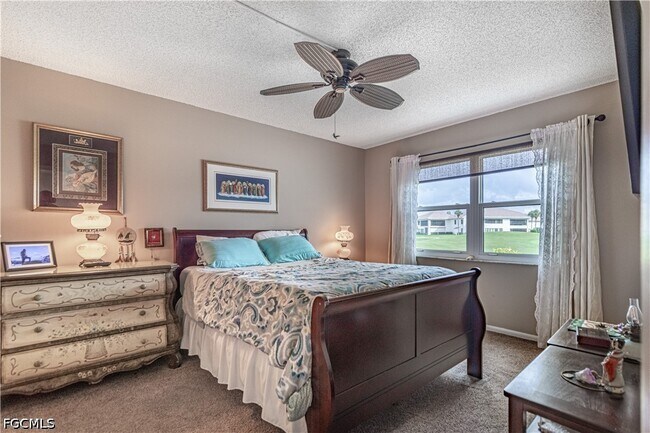 Building Photo - 1580 Pine Valley Dr