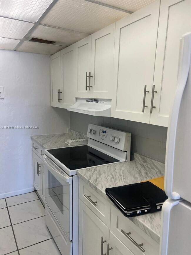 Primary Photo - 13455 NE 10th Ave