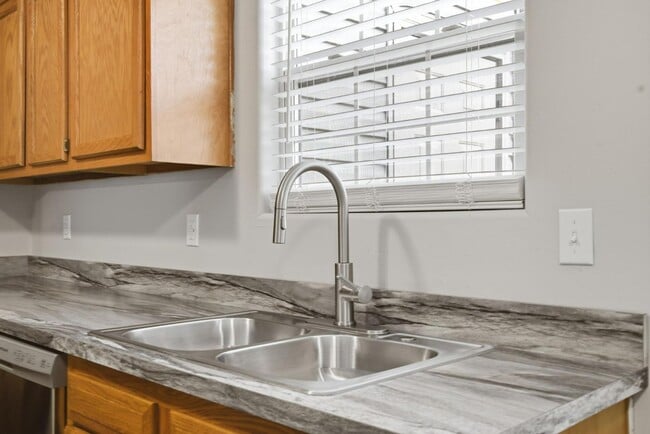 Building Photo - 2906 Blairdon Cir