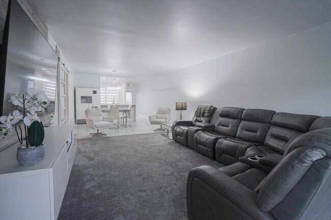 Building Photo - 3201 Portofino Point