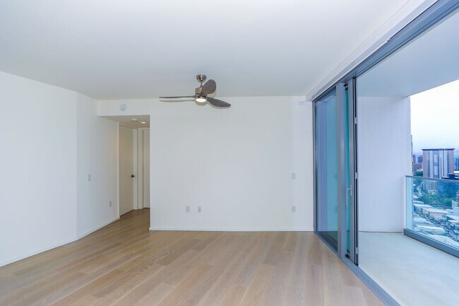 Building Photo - KOULA 2b2b1pkg Ready to Move In!