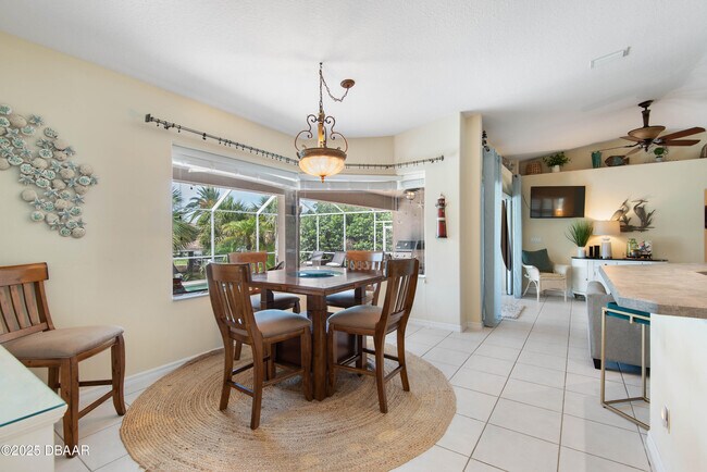 Building Photo - 15 Coolidge Ct