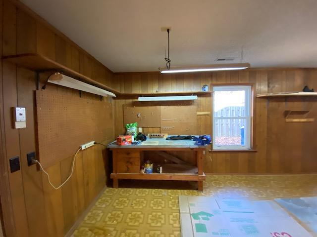 Building Photo - 1330 Quail Run Cir