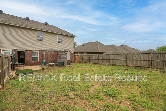 Building Photo - 3509 SW Deerfield Blvd