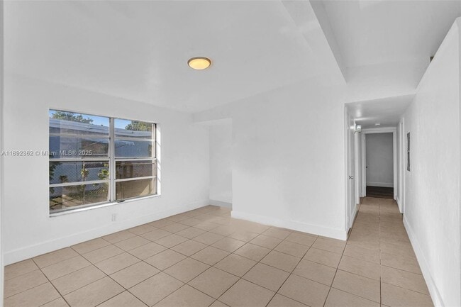 Building Photo - 137 NW 29th Ave