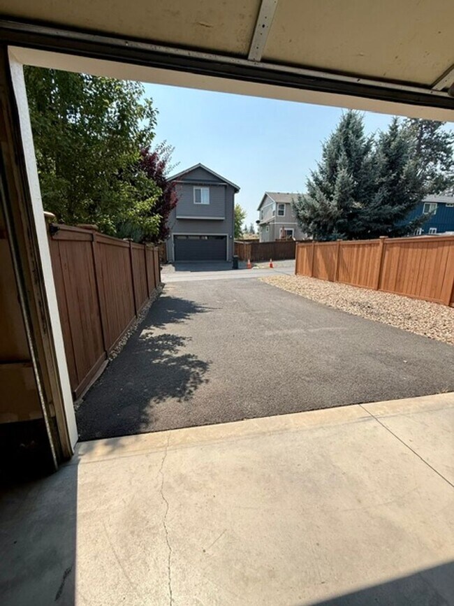 Building Photo - 20441 Aberdeen Dr