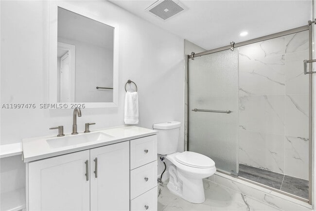 Building Photo - 17375 Collins Ave