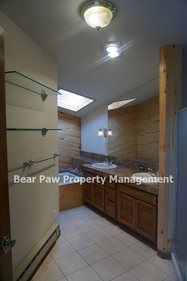 Building Photo - Amazing Views of Mt. Evans in Evergreen Highlands!