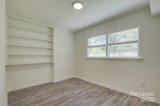 Building Photo - 3900 Rhodes Ave