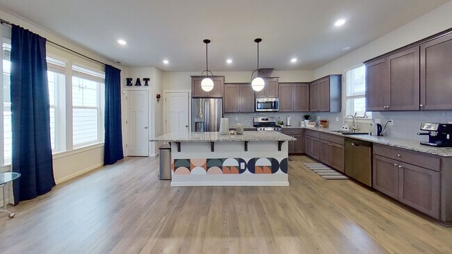 Building Photo - Amazing Location 3 Bedrooms 2.5 Bathrooms in the New Reeds Crossing Community!  Hillsboro near In...