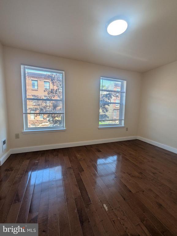 Building Photo - 1624 W Diamond St