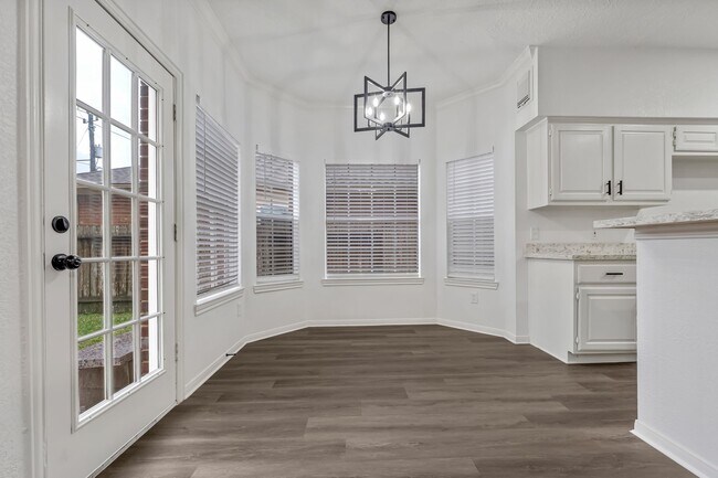 Building Photo - 1502 Mabry Mill Rd