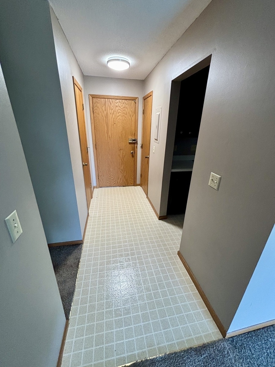Building Photo - 255 Westview Dr