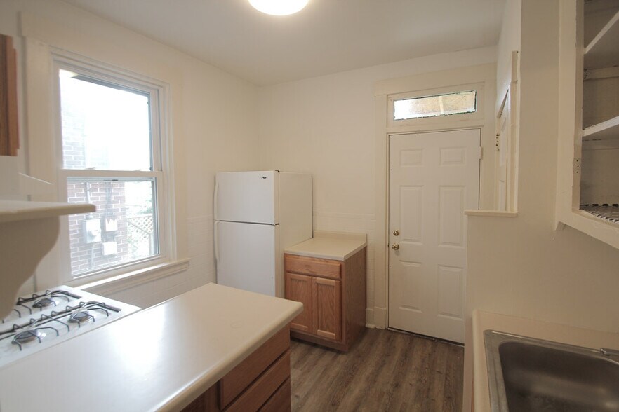 Building Photo - 124 S Trenton Ave