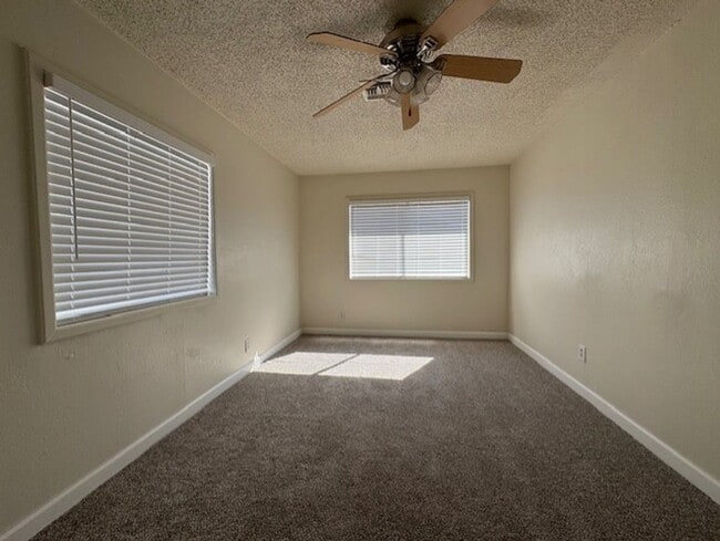 Building Photo - 4BR plus Bonus Room, 4 BA incls  Fully Furnished Casita, Garage, Colorado River!!