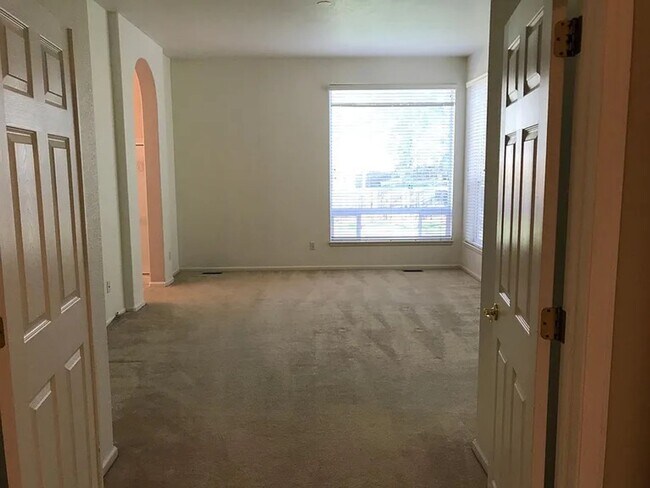 Building Photo - 4285 Nelson Dr