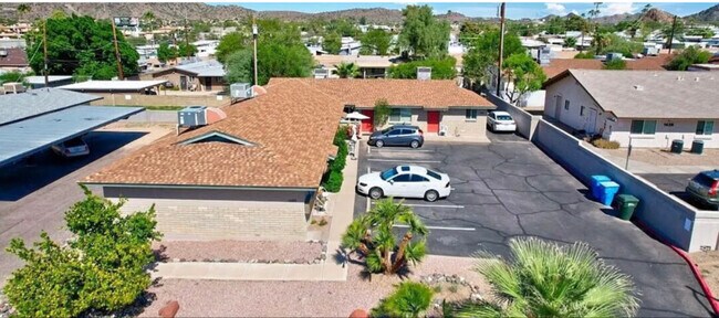 Building Photo - 1420 E Brown St