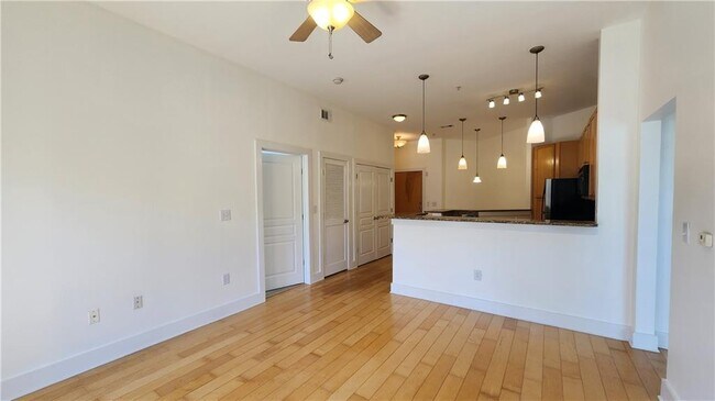 Building Photo - 799 Hammond Dr
