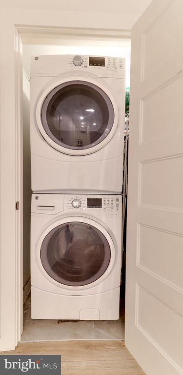 Building Photo - 1206 N Orianna St