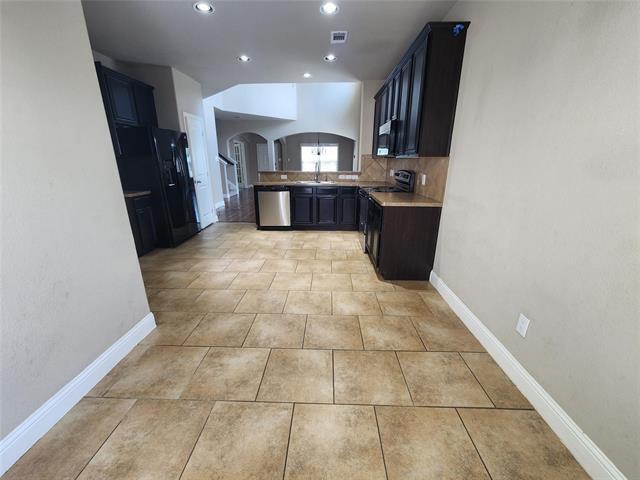 Building Photo - 5848 Burgundy Rose Dr