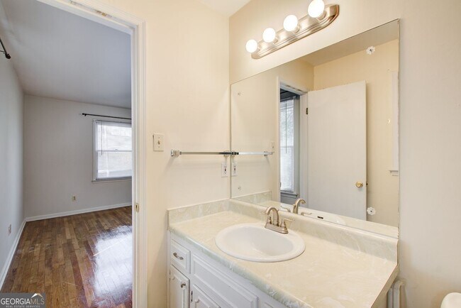 Building Photo - 859 Candy Ln SW