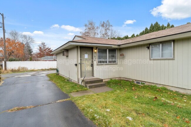 Building Photo - 7024 N Wiscomb St