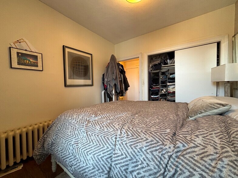 Building Photo - 17 Joy St