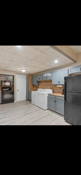 Building Photo - 125 N 4th St