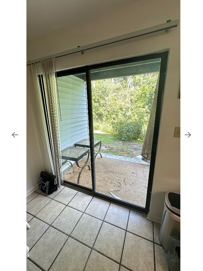 Building Photo - 2555 Chateau Ln