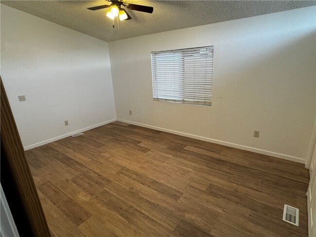 Building Photo - 1103 Copper Dr