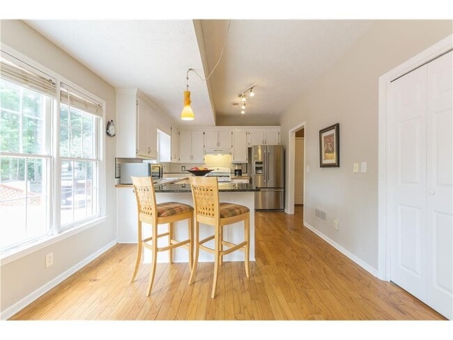 Building Photo - 2807 Forest Wood Dr