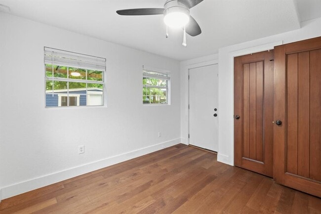 Building Photo - 1137 Nickols Ave