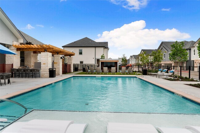 Building Photo - 28325 Birnham Woods Dr